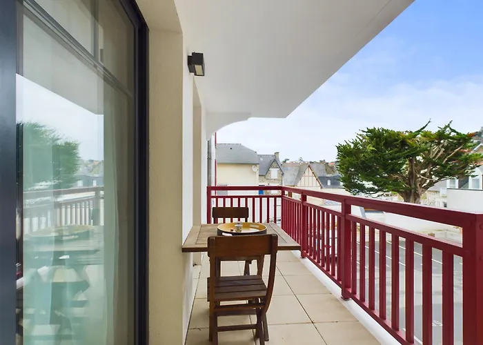La Plage De Val Andre Au Pied De L\'Appartement